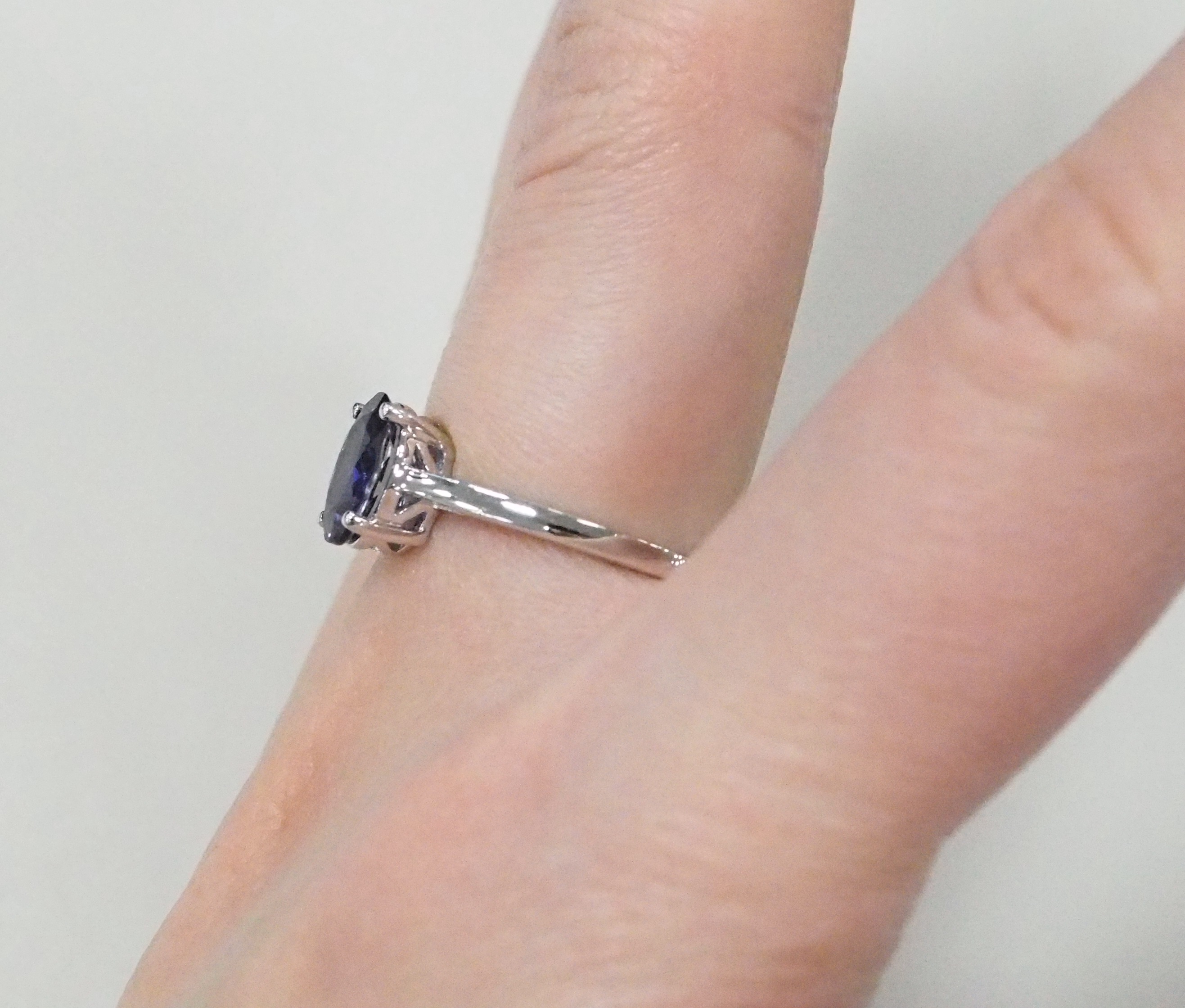 Серебряное кольцо 925 пробы; вставки 1 Иолит 1,4ct;